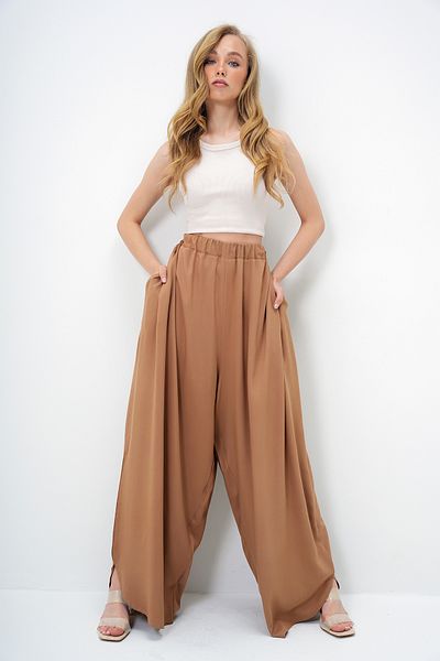 Trend Alaçatı Stili Women's Milk Coffee Double Pocket Draped Loose Cut Woven Pants Alc-X13879