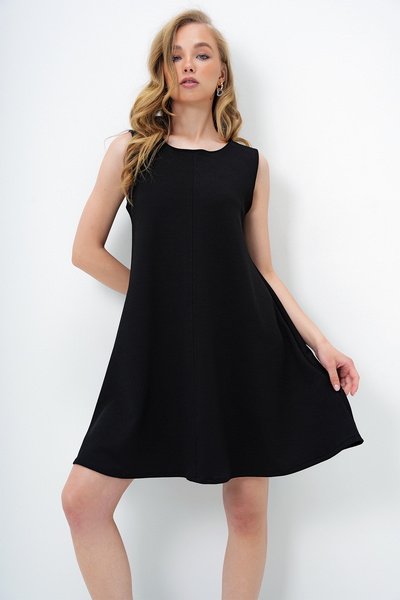 Trend Alaçatı Stili Γυναικείο αμάνικο κρεπ φόρεμα με μαύρη λαιμόκοψη με φερμουάρ στην πλάτη Alc-X13968