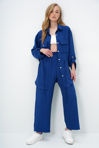 Trend Alaçatı Stili Női sötétkék dupla zsebes szafari dzseki és elasztikus derék széles szárú aerobin nadrágkosztüm Ymx8448