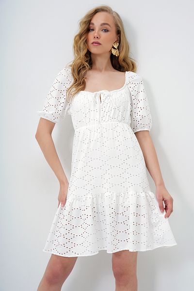 Trend Alaçatı Stili Women's White Square Collar Balloon Sleeve Lined Guipure Mini Dress Alc-X13594