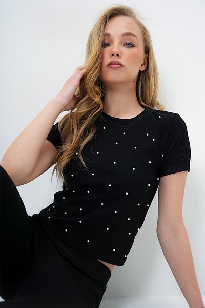 Trend Alaçatı Stili Women's Black Crew Neck Pearl Studded Ottoban Crop Blouse Alc-X13918