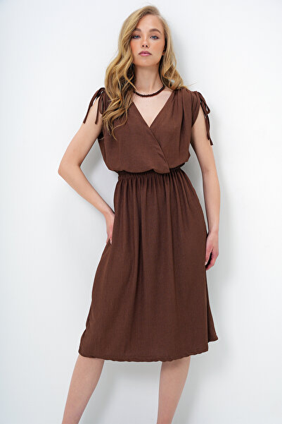 Trend Alaçatı Stili Women Coffee Double Breasted Collar Shoulders Shirred Binding Detail Wrap Dress Alc-X13944