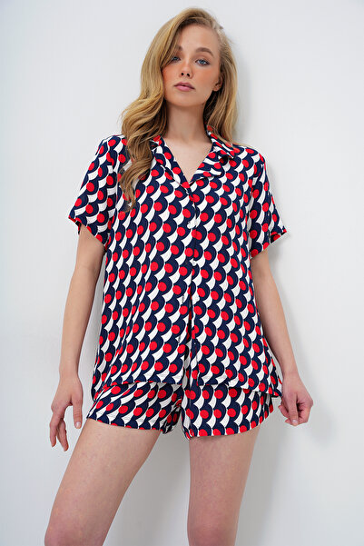 Trend Alaçatı Stili Kadın Lacivert Geometrik Desenli Önü Düğmeli Dokuma Gömlek Ve Şort Pijama Takım PJM-X13889
