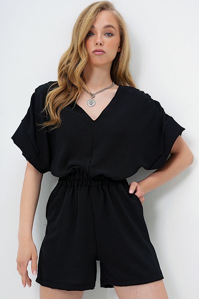 Trend Alaçatı Stili Schwarzer Aerobin-Jumpsuit mit V-Ausschnitt und gerafften Schultern und doppelten Taschen für Damen ALC-X13942