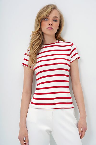 Trend Alaçatı Stili Rote Damen-Crop-Bluse mit Rundhalsausschnitt und halben Ärmeln, gestreift, ALC-X13348