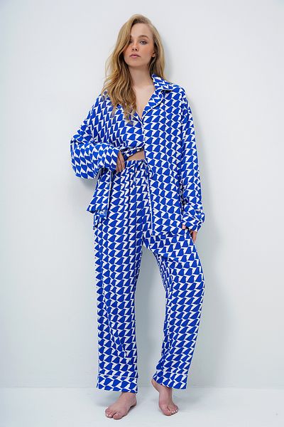 Trend Alaçatı Stili Damen-Pyjama-Set mit Saks-Paspelierung, langärmligem Hemd und Hose PJM-X13912