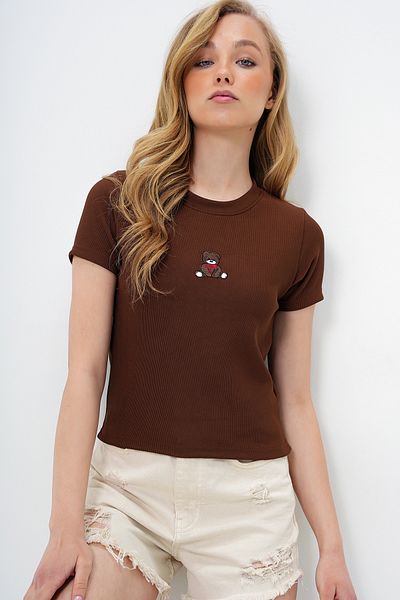 Trend Alaçatı Stili Women's Brown Crew Neck Teddy Bear Printed Crop Blouse Alc-X13672