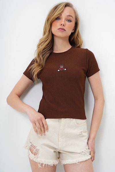 Trend Alaçatı Stili Women's Brown Crew Neck Teddy Bear Printed Crop Blouse Alc-X13672