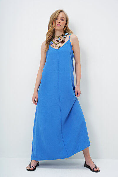 Trend Alaçatı Stili Жіноча літня сукня з регульованими бретелями з V-подібним вирізом Aerobin синього кольору ALC-X14067