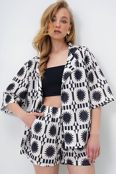 Trend Alaçatı Stili Women's Black Jacket Collar Patterned Shirt and Double Pocket Shorts Set Alc-X14131