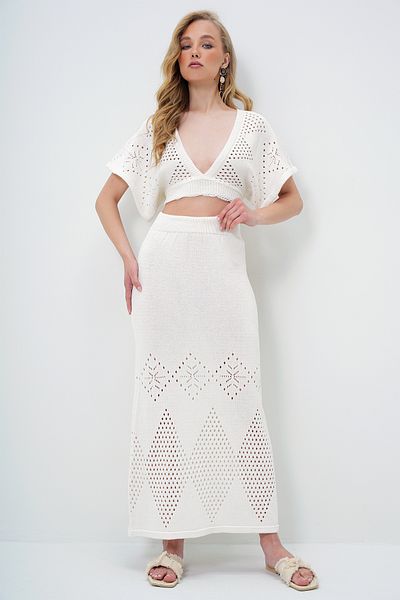 Trend Alaçatı Stili Women's Ecru Deep V-Neck Ethnic Pattern Hole Openwork Knitwear Crop Blouse and Skirt Set Alc-X14001