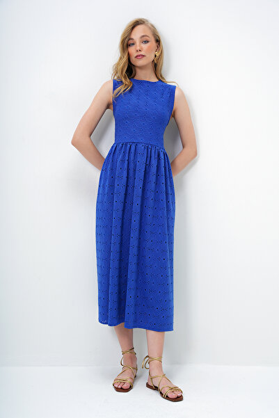 Trend Alaçatı Stili Dámské prémiové guipure šaty Saks se skrytým zipem bez rukávů ALC-X14143