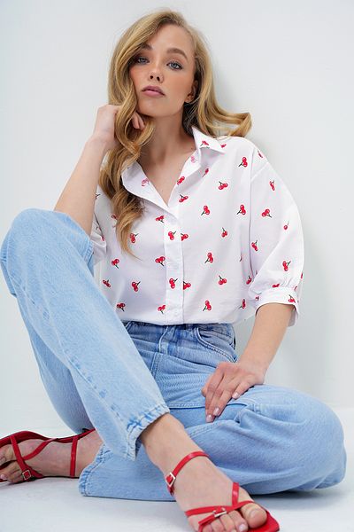Trend Alaçatı Stili Rotes gemustertes Popeline-Hemd mit Ballonärmeln für Damen ALC-X14075