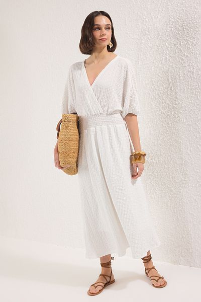 Trendyol Collection Ecru bélelt V Yaki duplasoros denevérujjú derék maxi ruha TwoSS25EL00830