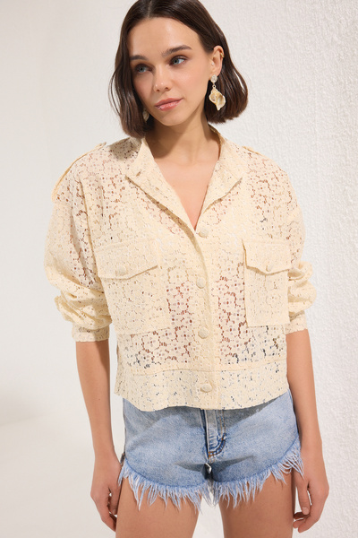 Trendyol Collection Ecru Lace/Brode Floral Pattern Comfortable Fit Button Jacket Twoss25Ce00063