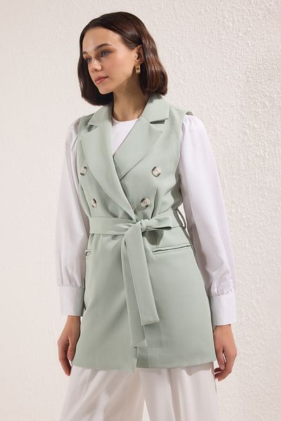Trendyol Modest Mintgrüne, gefütterte, gewebte Weste mit Taillenband und detailliertem Detail TCTSS23YL00029