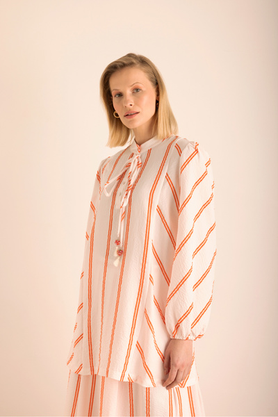 Aker Çizgili Balon Kollu Yakası Bağcıklı Bluz