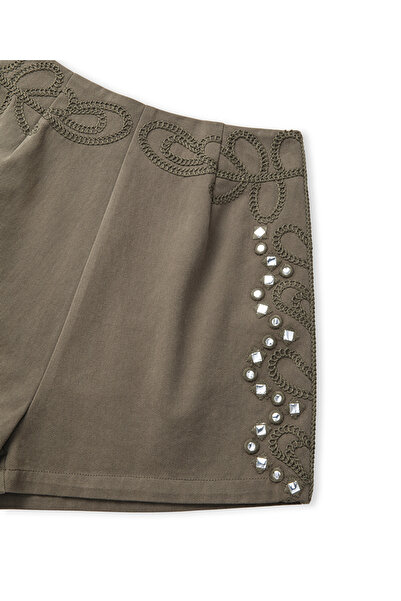 İpekyol Nakışlı ve kontrast aksesuarlı şort