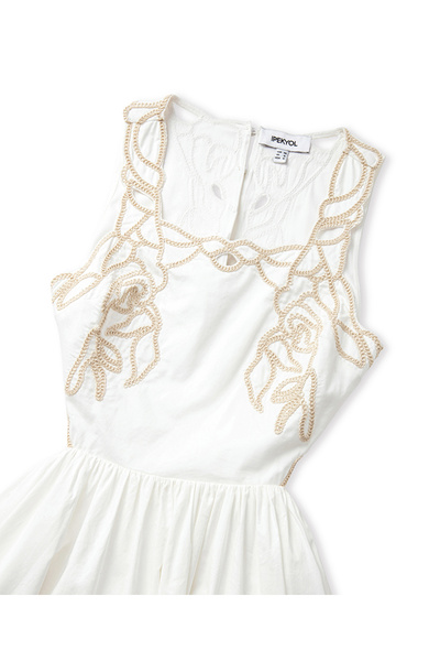 İpekyol Kontrast nakışlı poplin elbise