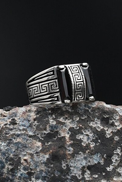 Prestige Siyah Baget Taşlı Grek Desenli 925 Ayar Gümüş Erkek Yüzüğü 901712