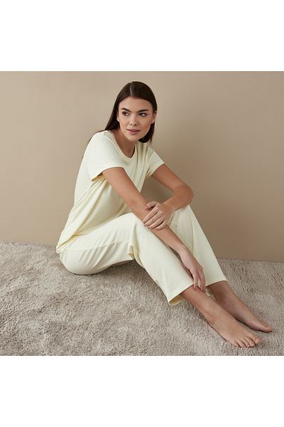 FAV Ribbed Round Neck T-shirt and Pyjama Set