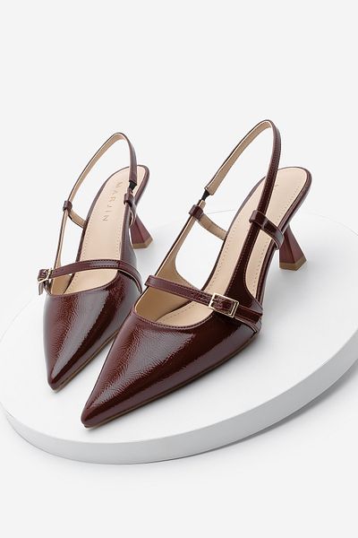 Marjin Damen-Stiletto-Schuhe aus bordeauxrotem Lackleder mit spitzer Zehenpartie und Gürteldetail und offenem Rücken