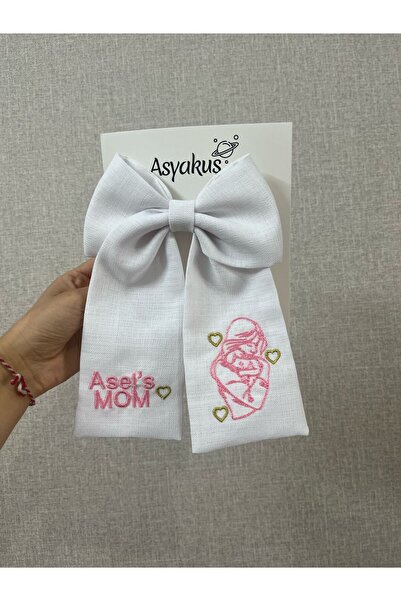 asyakuş Anne Kız Silüetli ve İsim Pembe Renk Nakışlı Fiyonk Otomatik Toka