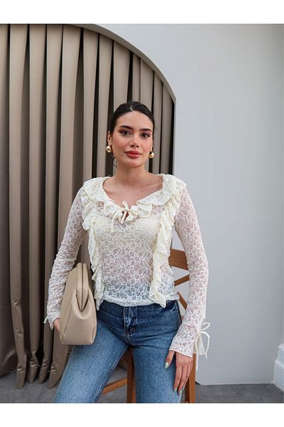 ESRAHELVACI Frilly Scallop Embroidered Blouse