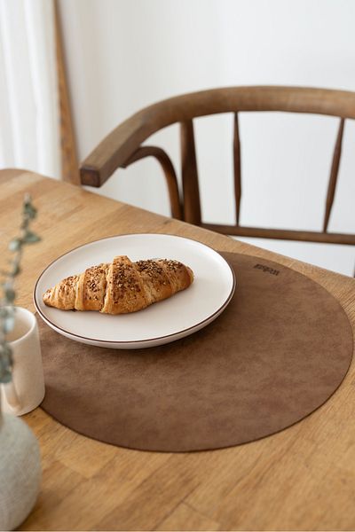 Wellstil Dera |   2-Piece Round Leather Placemat, 35 cm Plate