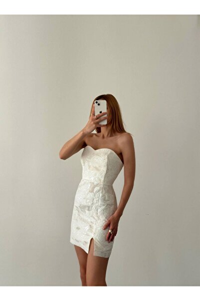 LİSAA BUTİK Mini šaty s embosovaným designem bez ramínek