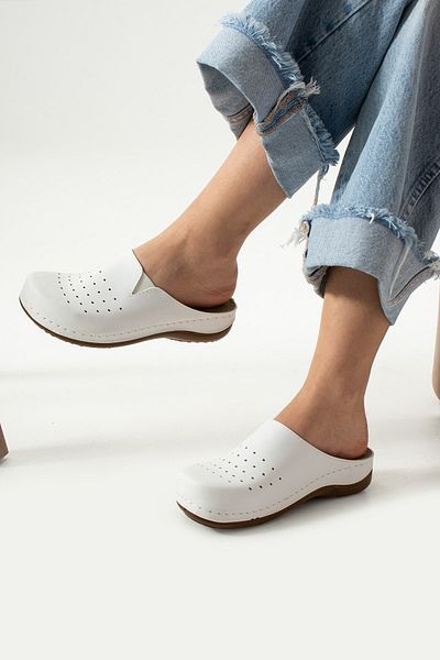 AlbiShoes Lisa Closed Front Sabo Medical Doctor Nurse Hospital Ανατομικές γυναικείες παντόφλες με λεπτομέρεια από καουτσούκ