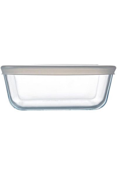 Pyrex Square casserole with lid