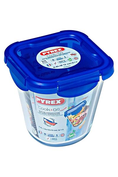 Pyrex Deep square casserole with airtight lid