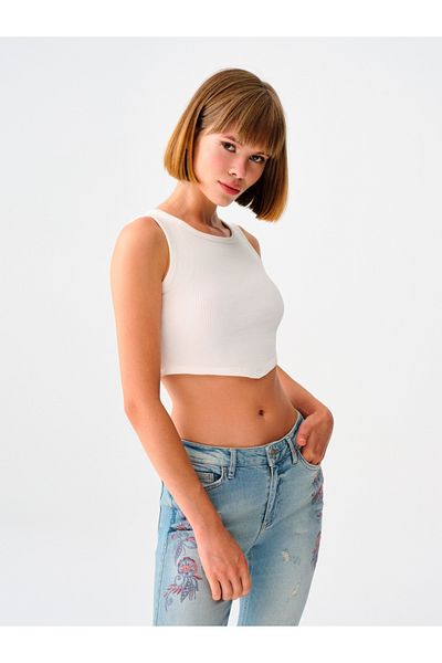 Loft Crop Female Athlete