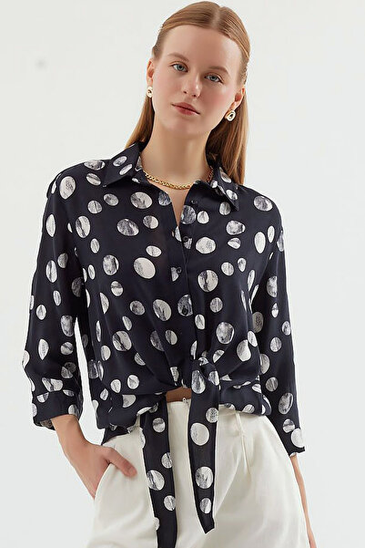 MissKybele Puanlı Desenli Turvakar Kol Önden Bağlamalı Düğme Kapamalı Gömlek ...