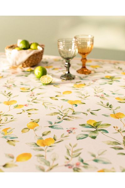 Madame Coco M.C Debora Pvc Table Cloth - 140X140 cm