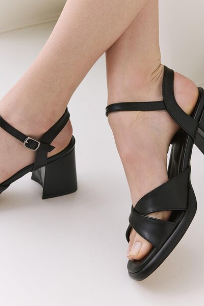 Yaya by Hotiç Women's Black Heeled Sandals