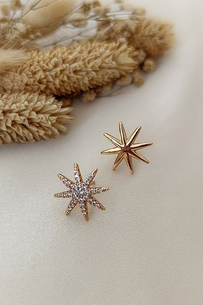 COSİTA Rose Minimal North Star One Straight One Stone Earrings
