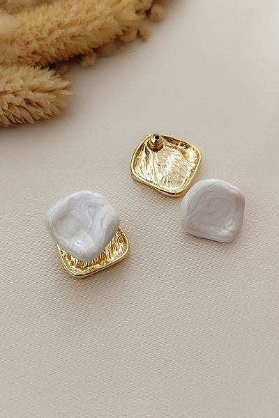 COSİTA Geometric Pearlescent Cream Gold Ghost Earrings