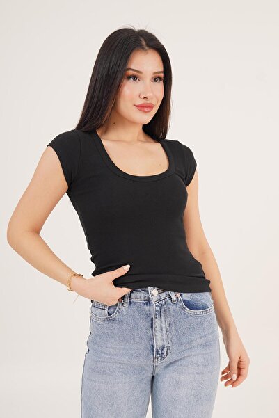Hipo Trend Βασικό μπλουζάκι με οβάλ λαιμόκοψη κοντό μανίκι μαύρο