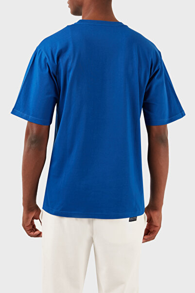 LES BENJAMINS Βαμβακερό μπλουζάκι με χαλαρή εφαρμογή με λαιμόκοψη ανδρικό μπλουζάκι LB24SSKISMUTS