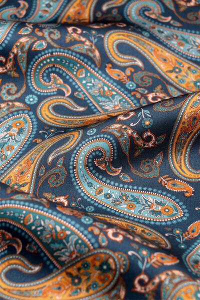 Bursa İpek Ανδρικό μεταξωτό κασκόλ με πράσινο σχέδιο βενζίνης