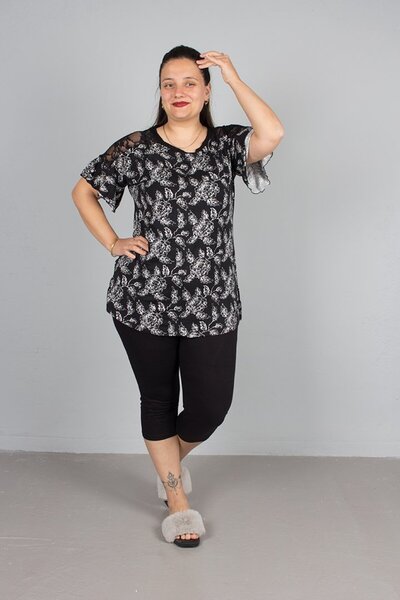 Truva XXL Plus Size Shoulder Lace Detailed Capri Pajama Set