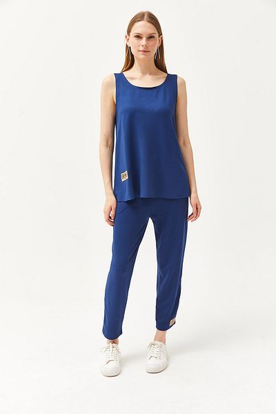 Olalook Indigoblaue ärmellose Bluse für Damen, lockere Passform, Oberteil mit Kristallen, Anzug TKM-19000271