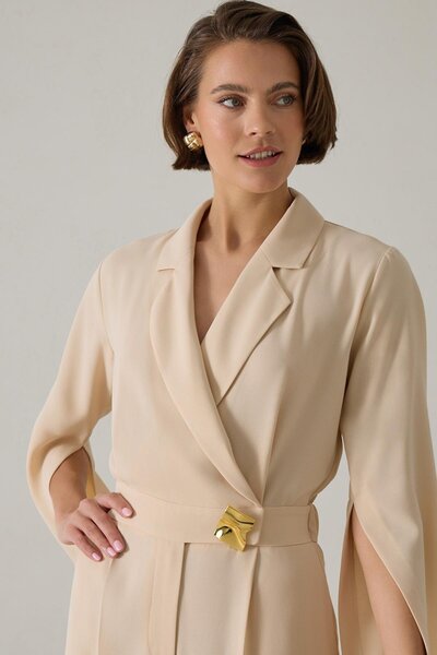 Setre Μπεζ ολόσωμη φόρμα με λεπτομέρεια στο μανίκι και ζώνη στη μέση