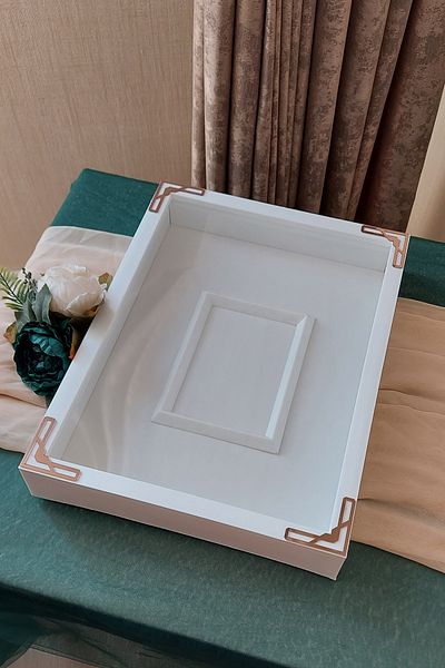 Verda Çerçeve إطار ذاكرة تخزين الورد مقاس 30 × 40 سم مع قسم صور - صندوق ورد بإطار ذاكرة مقاس 6 سم