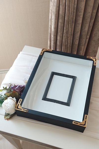 Verda Çerçeve إطار ذاكرة تخزين الورد مقاس 30 × 40 سم مع قسم صور - صندوق ورد بإطار ذاكرة مقاس 6 سم