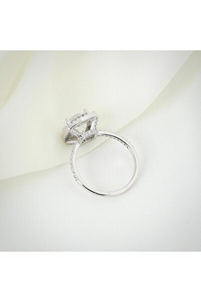 Mia Vento Effective Diamond Yeni 3 Karat Oval Gümüş Yüzük