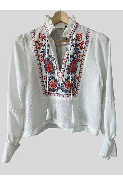 Robin Women's White Crew Neck Linen Woven Blouse with Embroidery on the Front