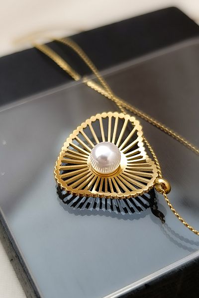 COSİTA Oyster Pearl Detailed Gold Steel Necklace